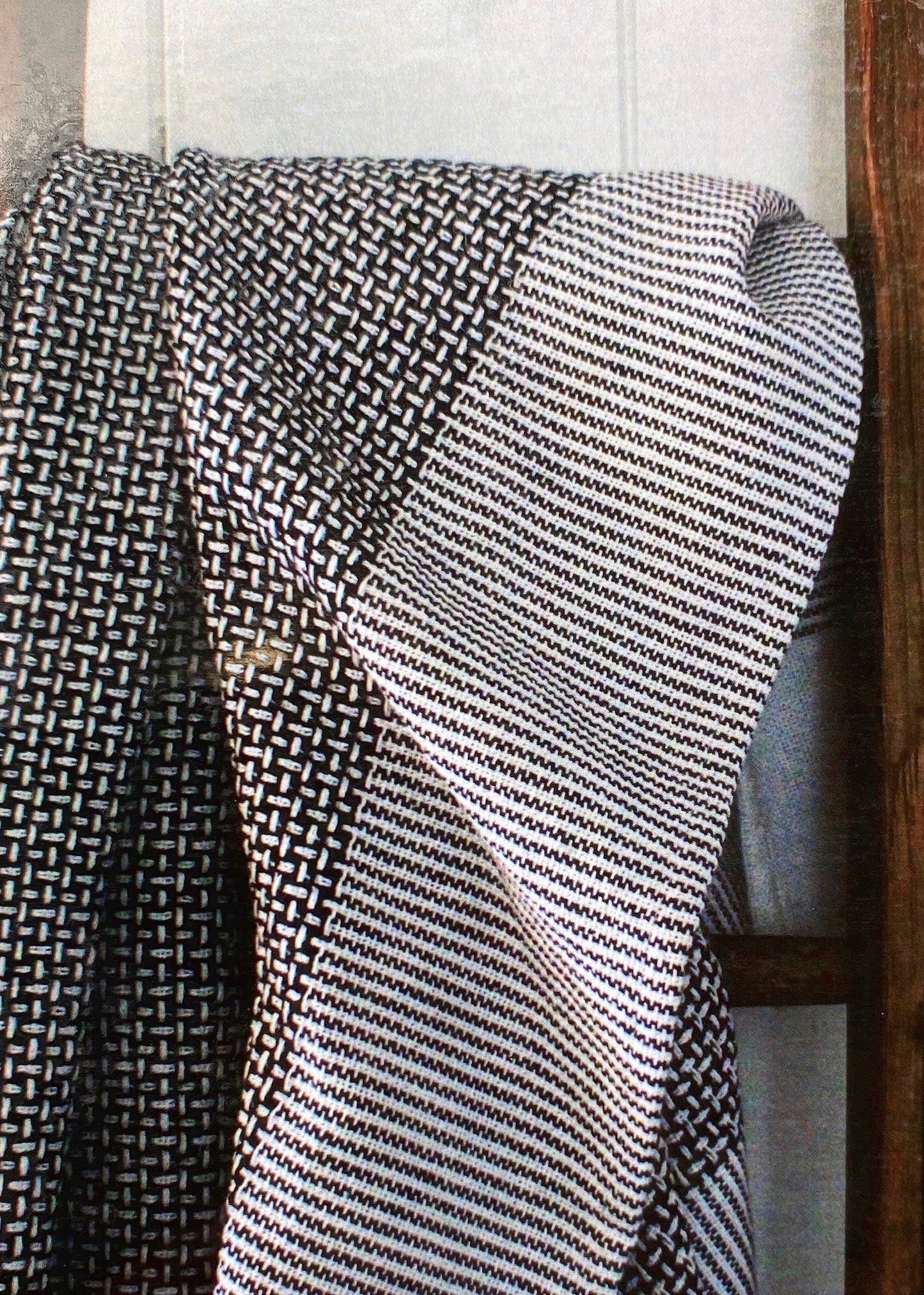 Seneca Plaza Basket Weave black/white coverlet set