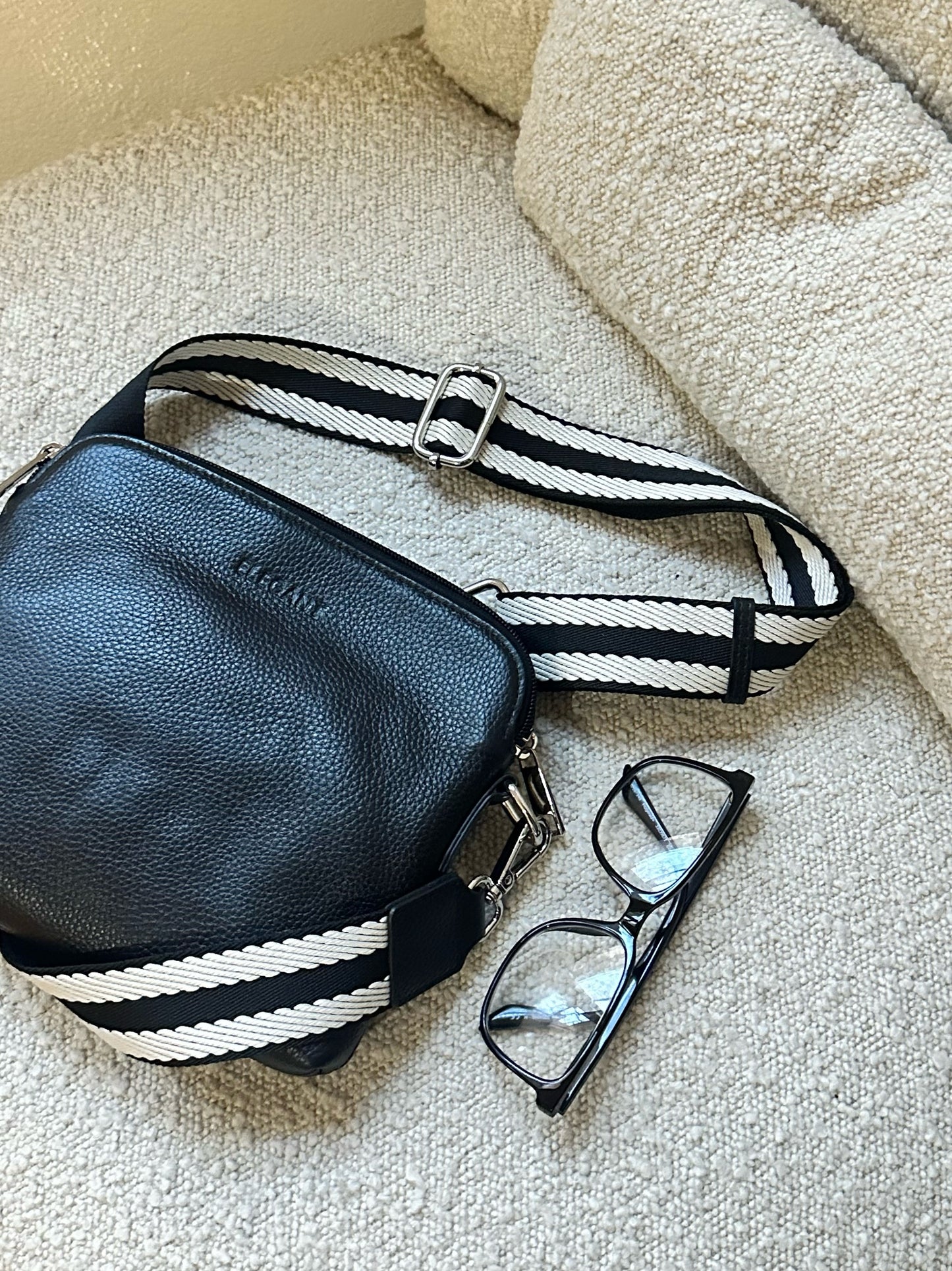 Serenade Ashley Leather bag with webbing strap